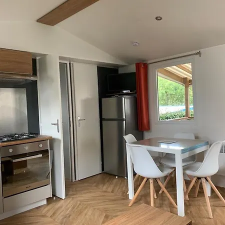 D002 Mobil Home Equipe Dans Un Camping 4 Etoiles Διαμέρισμα