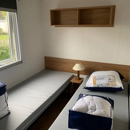D002 Mobil Home Equipe Dans Un Camping 4 Etoiles