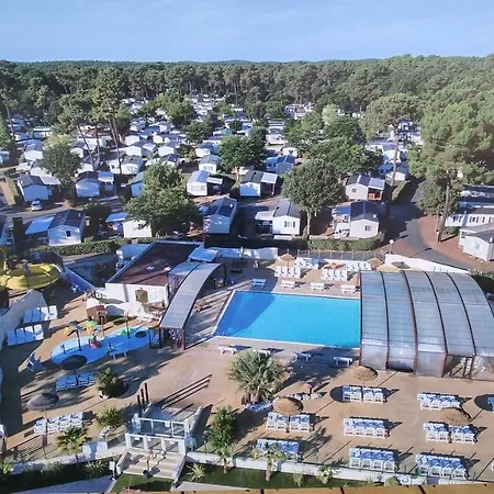 D002 Mobil Home Equipe Dans Un Camping 4 Etoiles Διαμέρισμα *